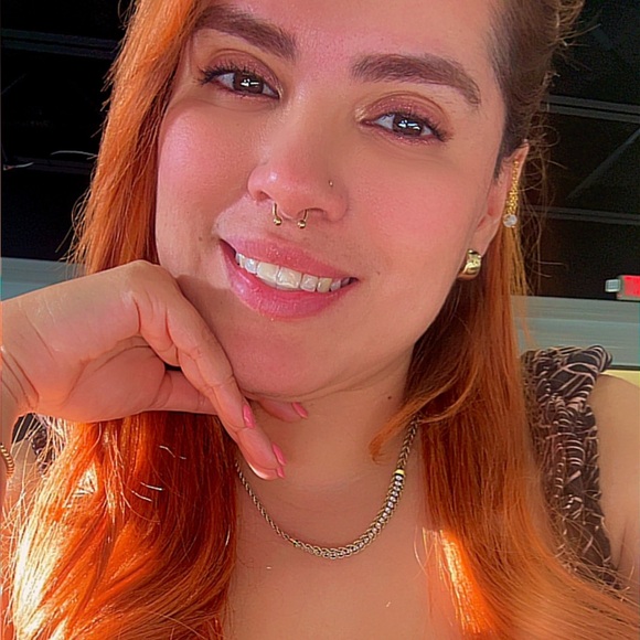 Meet your Posher, Liliana - Picture 2 of 2